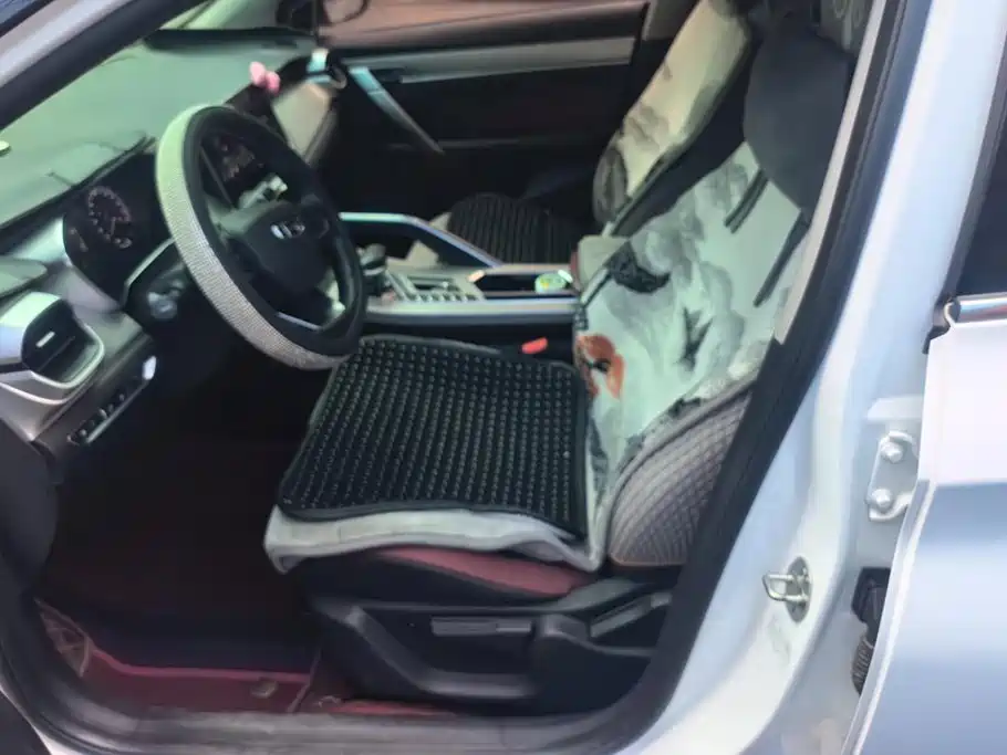 Geely Binyue — миниатюра 9