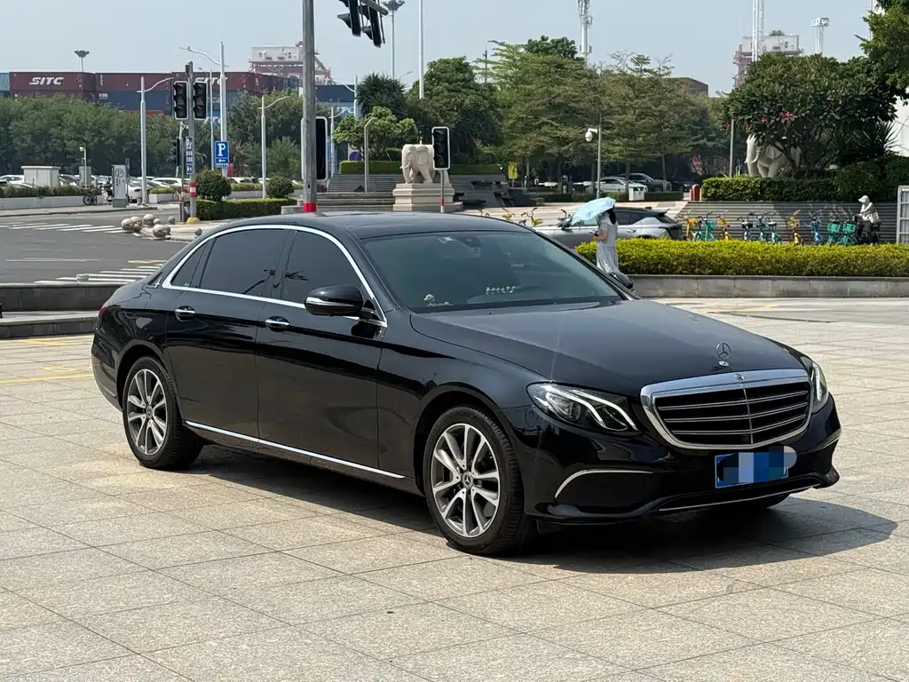 Mercedes-Benz E-Class — миниатюра 3