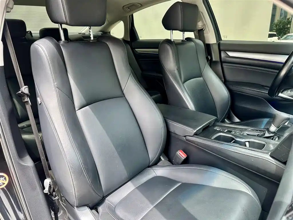 Honda Accord 2018 260TURBO Luxury VI