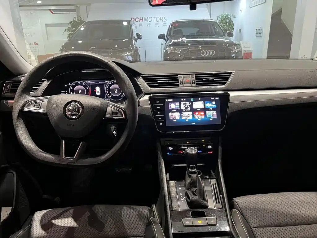 Skoda Superb — миниатюра 12