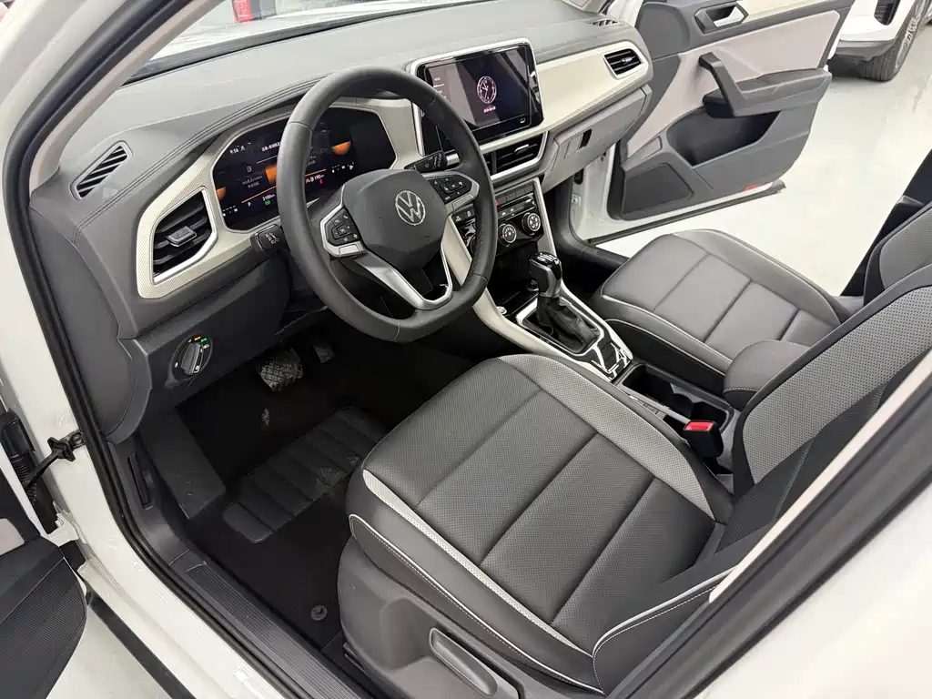 Volkswagen T-Roc — миниатюра 14