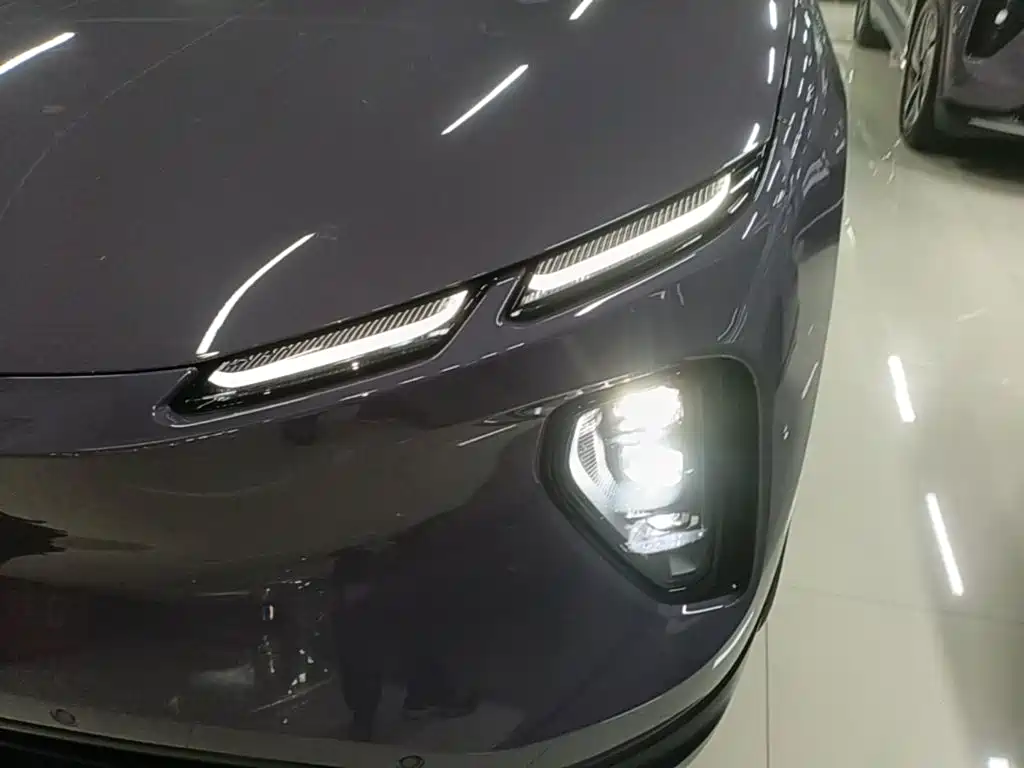 NIO EC6 — миниатюра 24