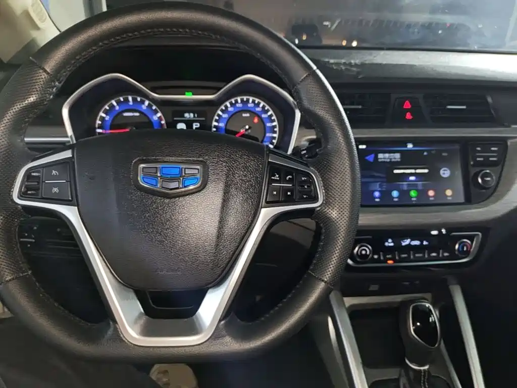 Geely Vision X3 — миниатюра 10