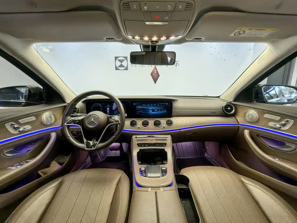 Mercedes-Benz E-Class — миниатюра 11