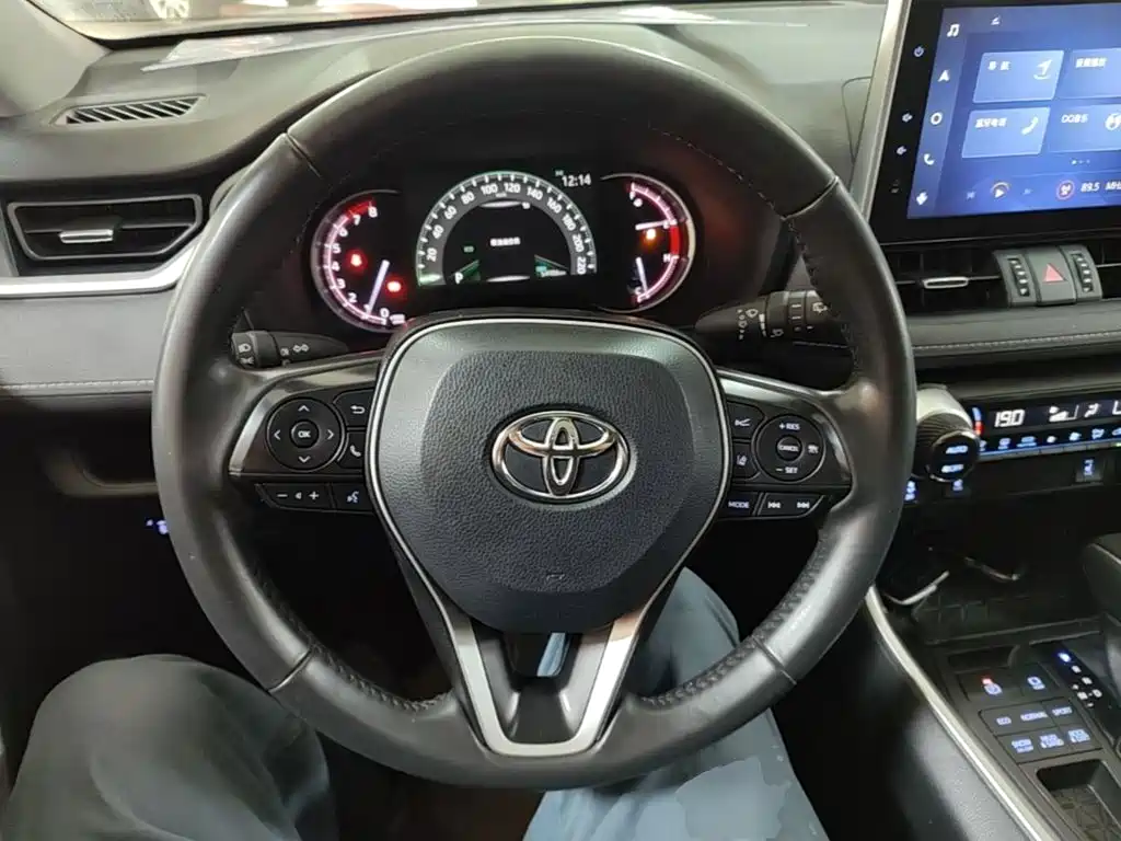 Toyota RAV4 — миниатюра 11