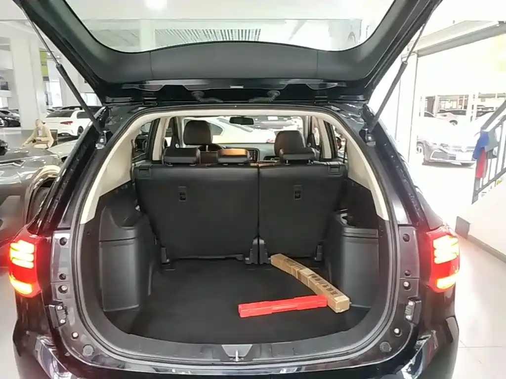 Mitsubishi Outlander — миниатюра 19