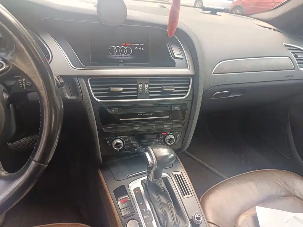 Audi A4L — миниатюра 9