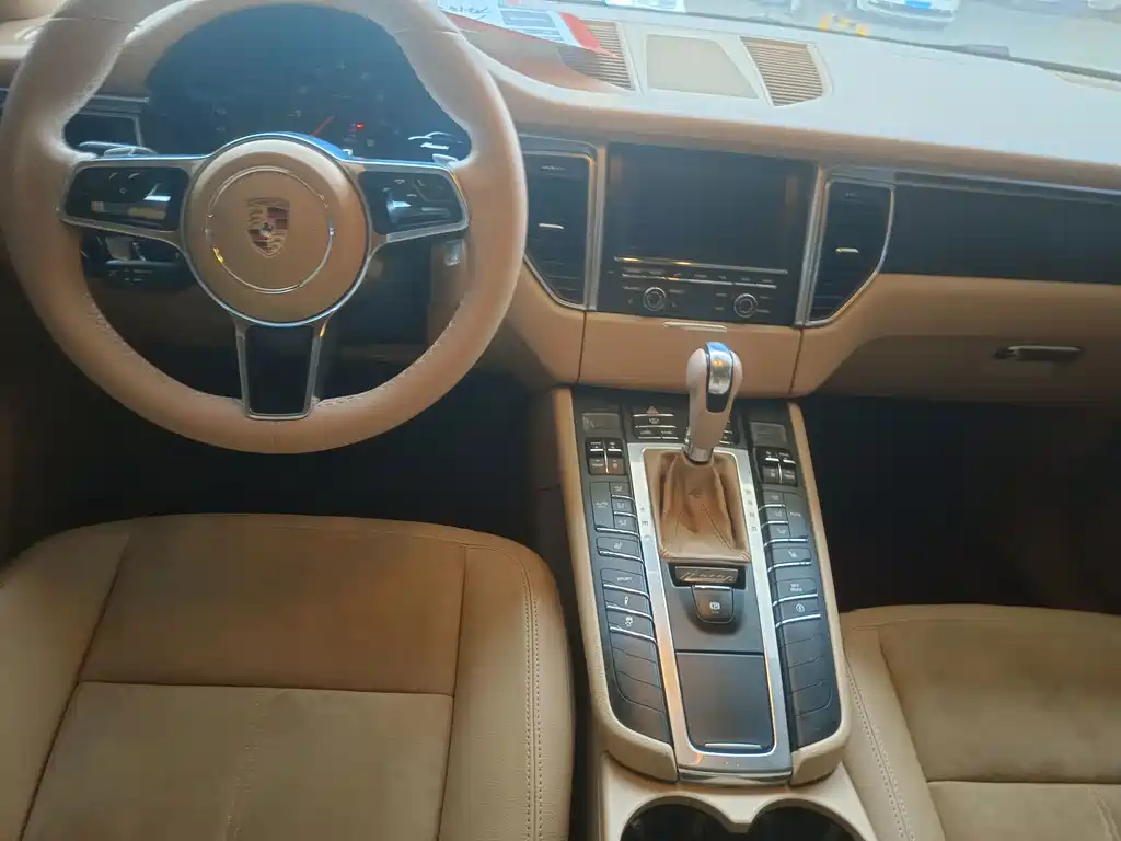 Porsche Macan — миниатюра 9