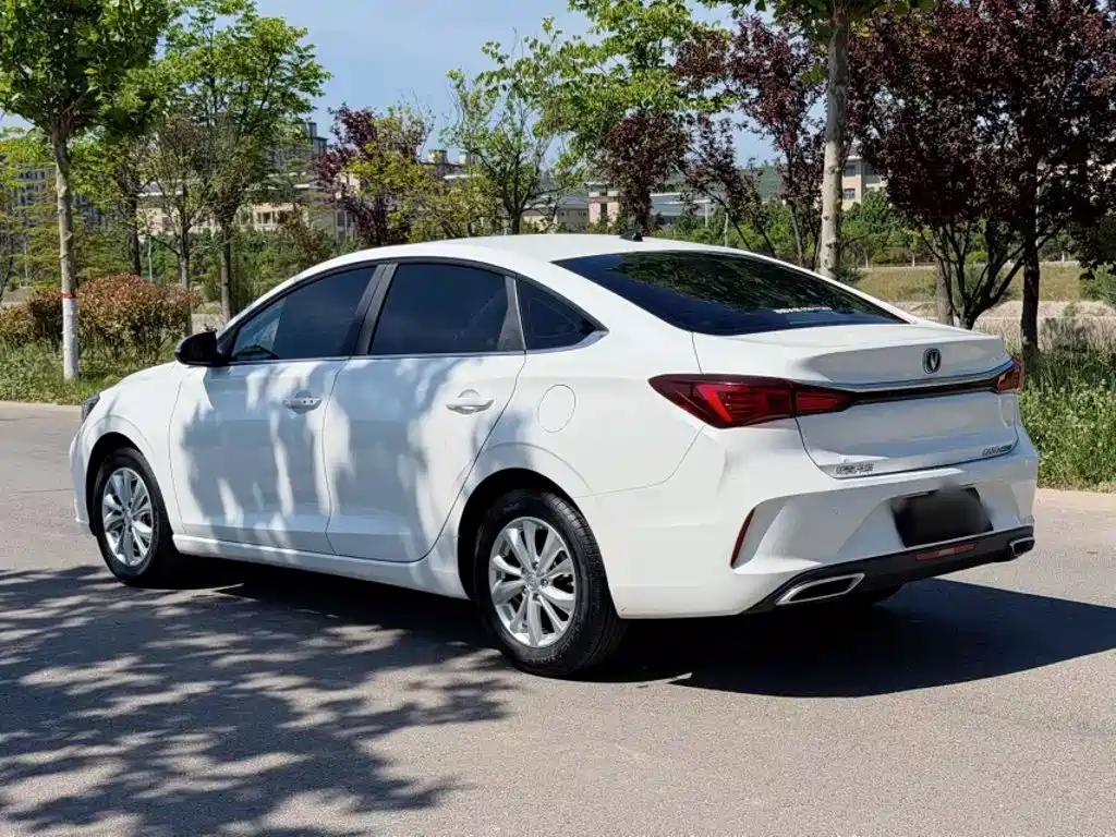 Changan Eado — миниатюра 6