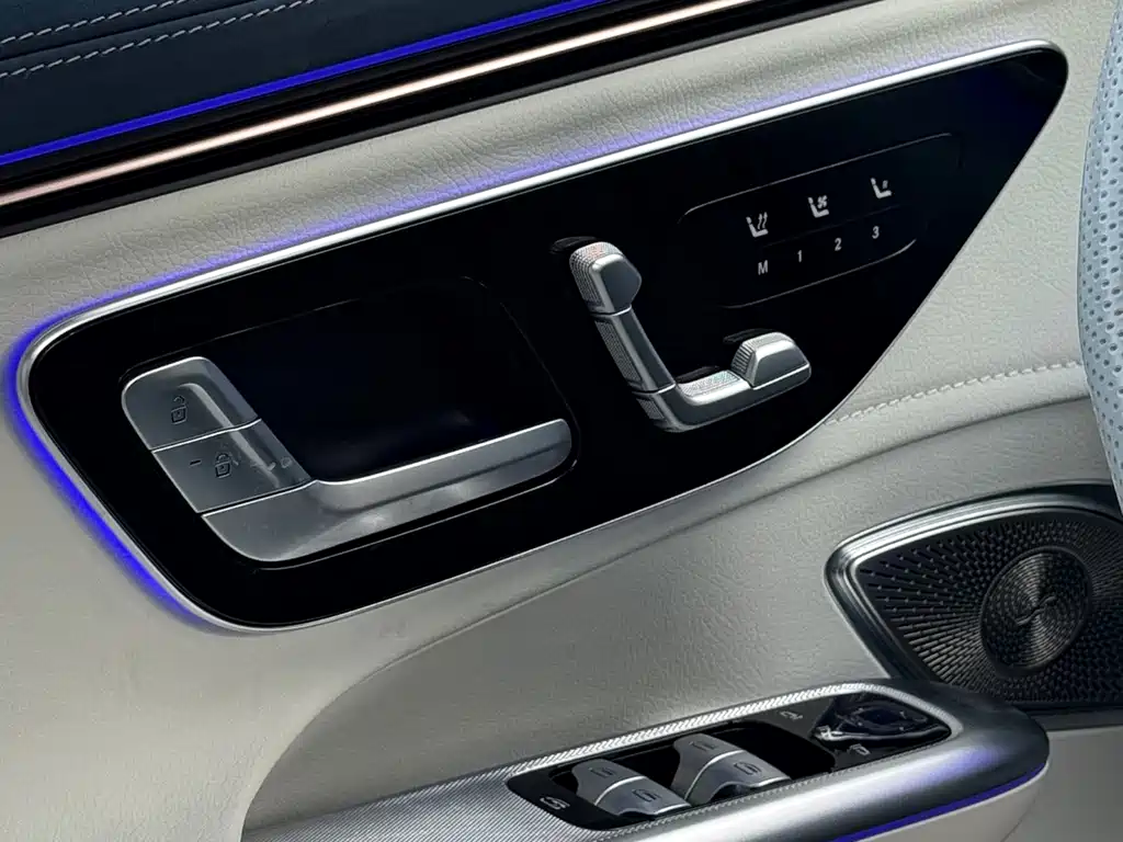 Mercedes-Benz EQE SUV — миниатюра 24