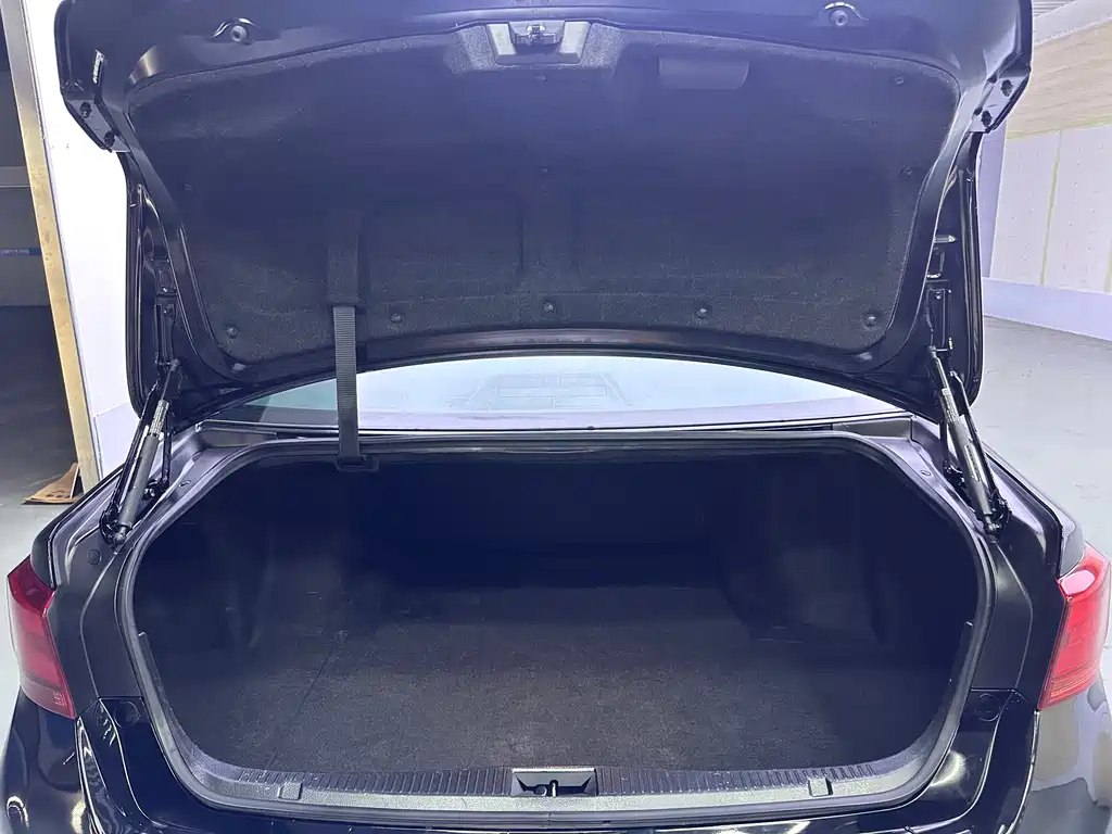 Toyota Crown 2015 2.0T Fashion