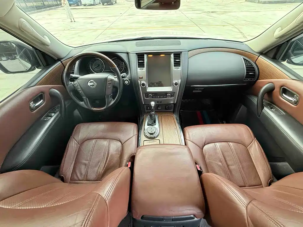 Nissan Patrol — миниатюра 15