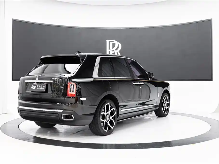 Rolls-Royce Cullinan 2024 мест