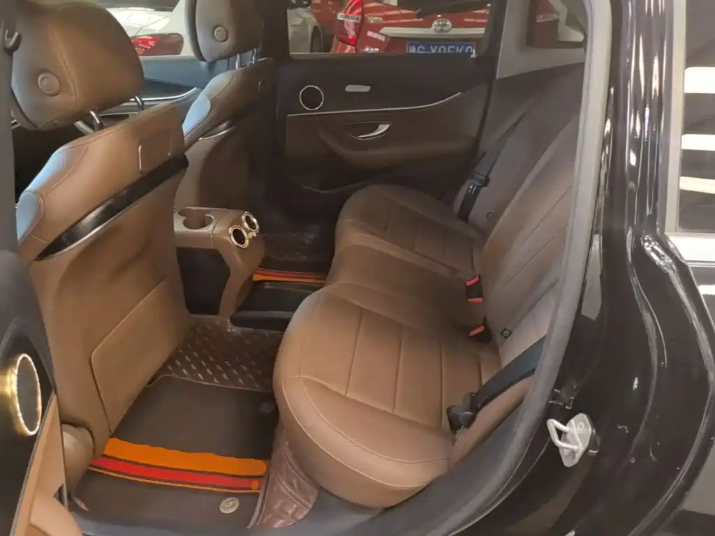 Mercedes-Benz E-Class — миниатюра 17