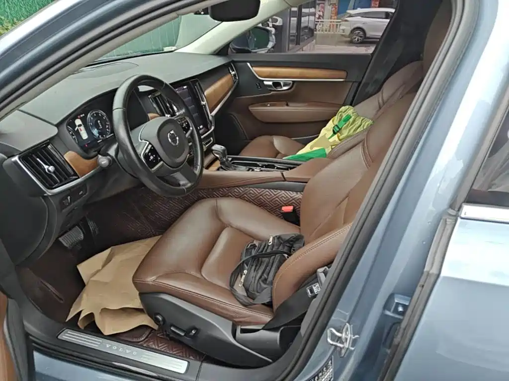 Volvo S90 — миниатюра 15