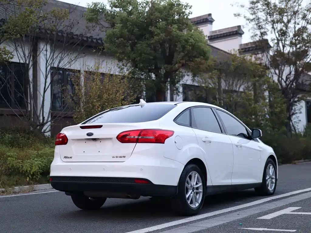 Ford Focus — миниатюра 4