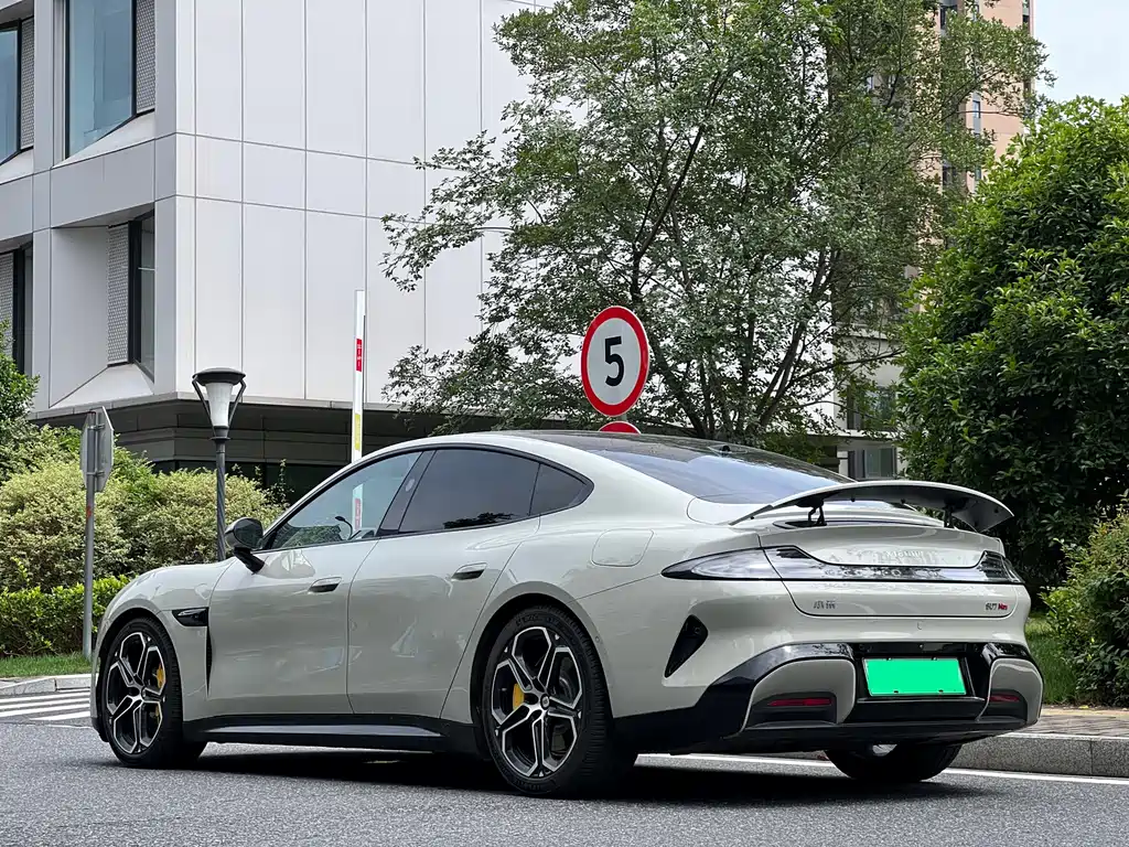 XIAOMI CAR XIAOMI SU7