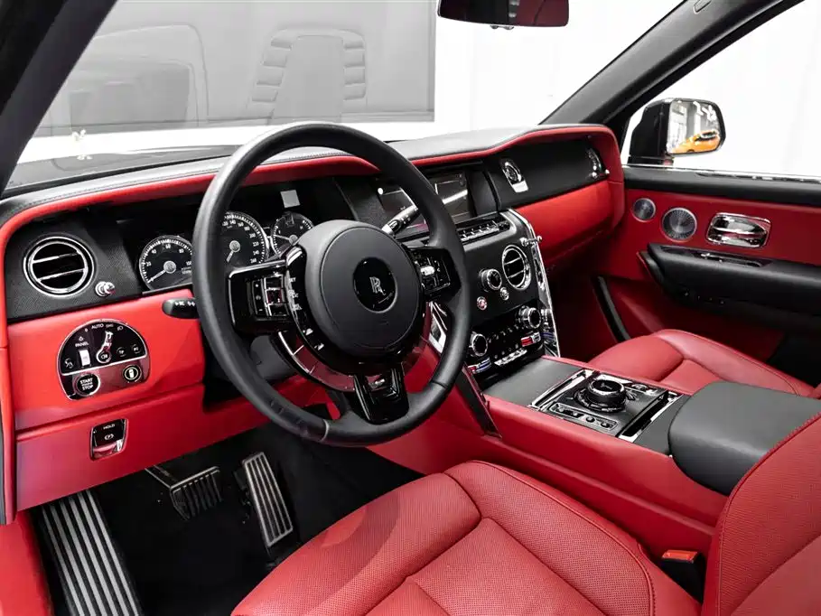 Rolls-Royce Cullinan 2024 мест