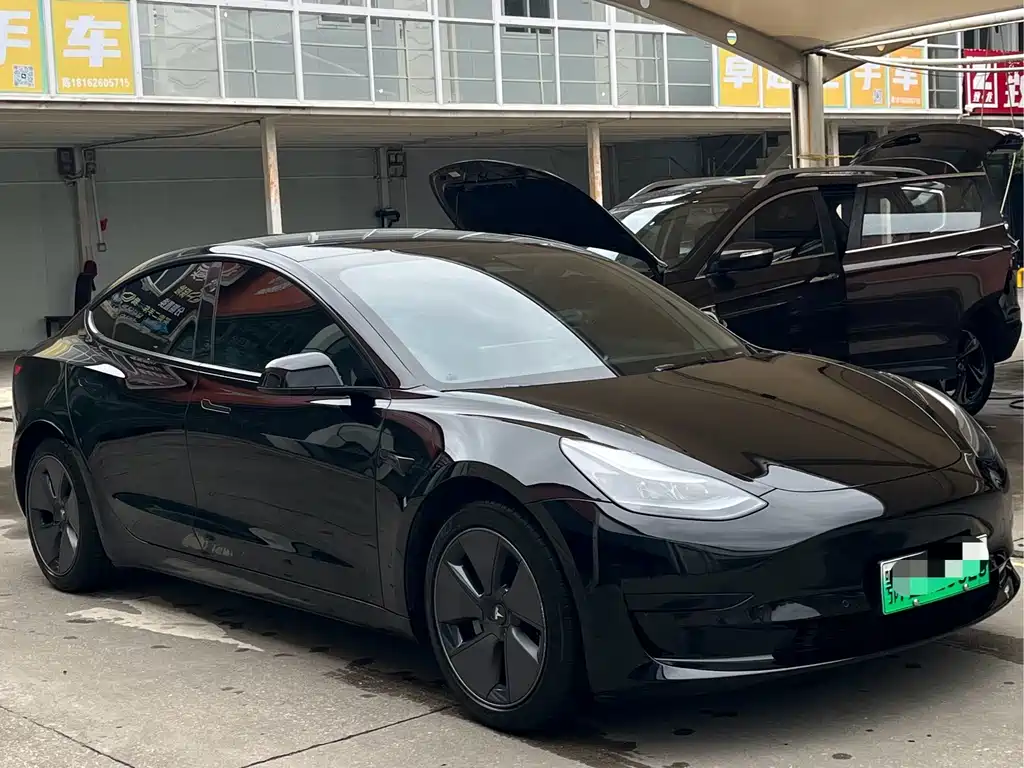 Tesla Model 3 — миниатюра 2