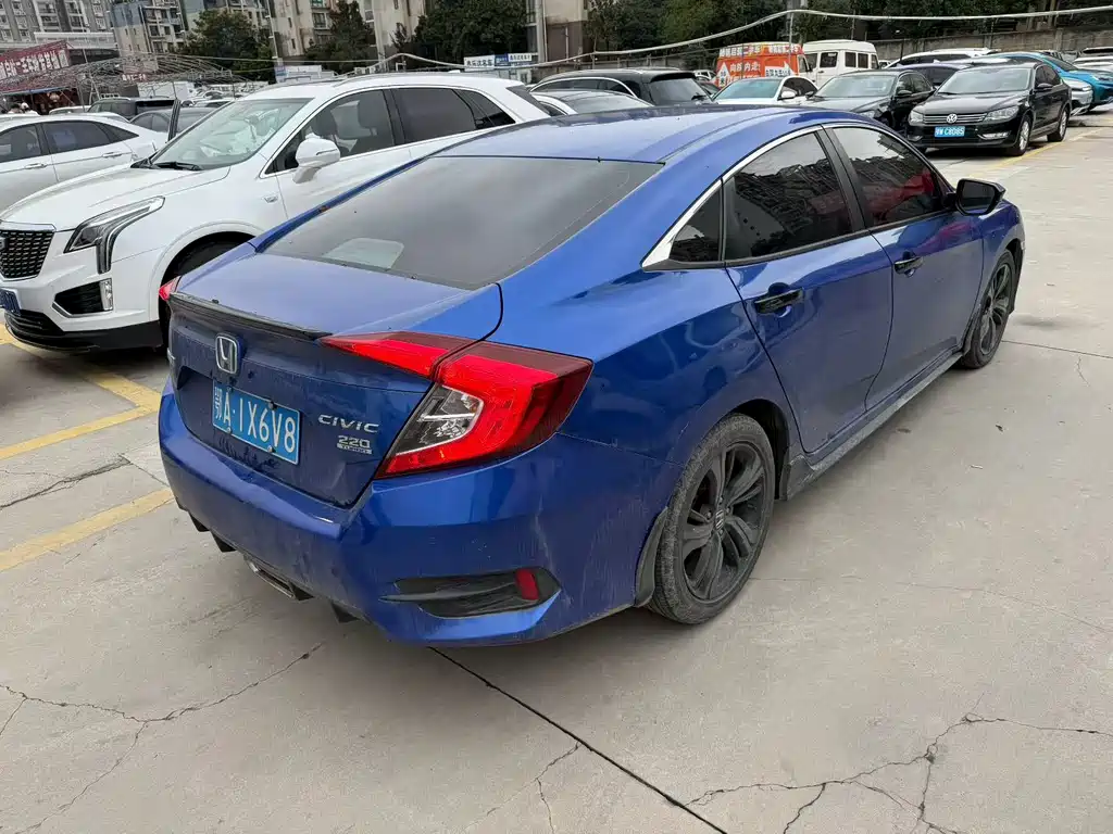 Honda Civic — миниатюра 7