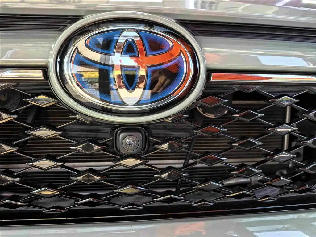 Toyota RAV4 Prime — миниатюра 11