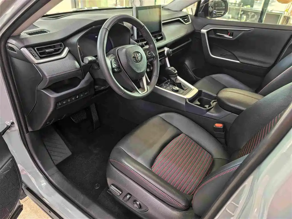 Toyota RAV4 Prime — миниатюра 19