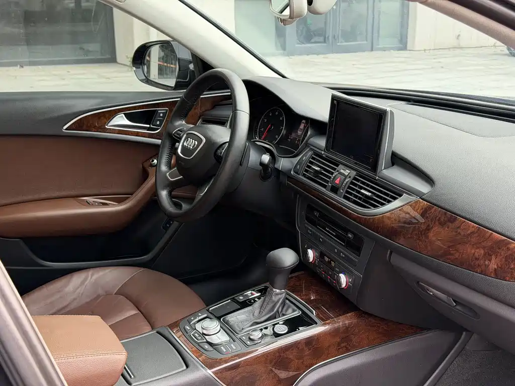 Audi A6L — миниатюра 10