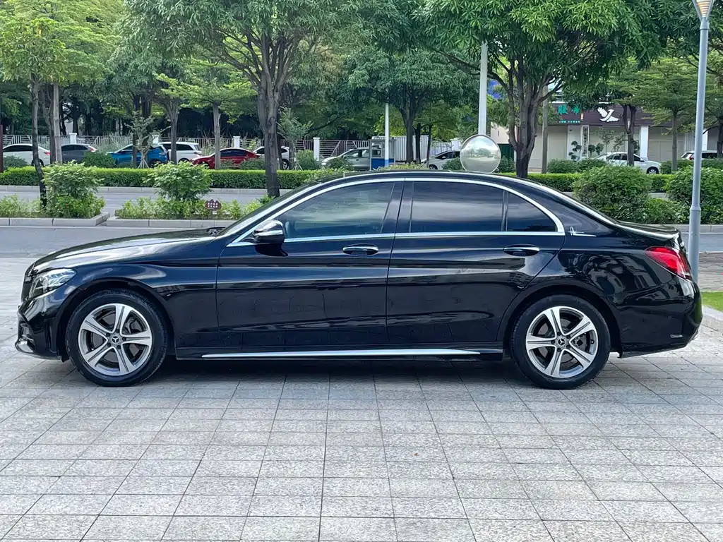 Mercedes-Benz C-Class — миниатюра 16