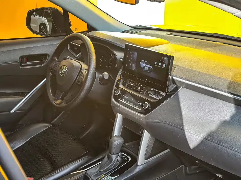 Toyota Corolla Cross — миниатюра 8