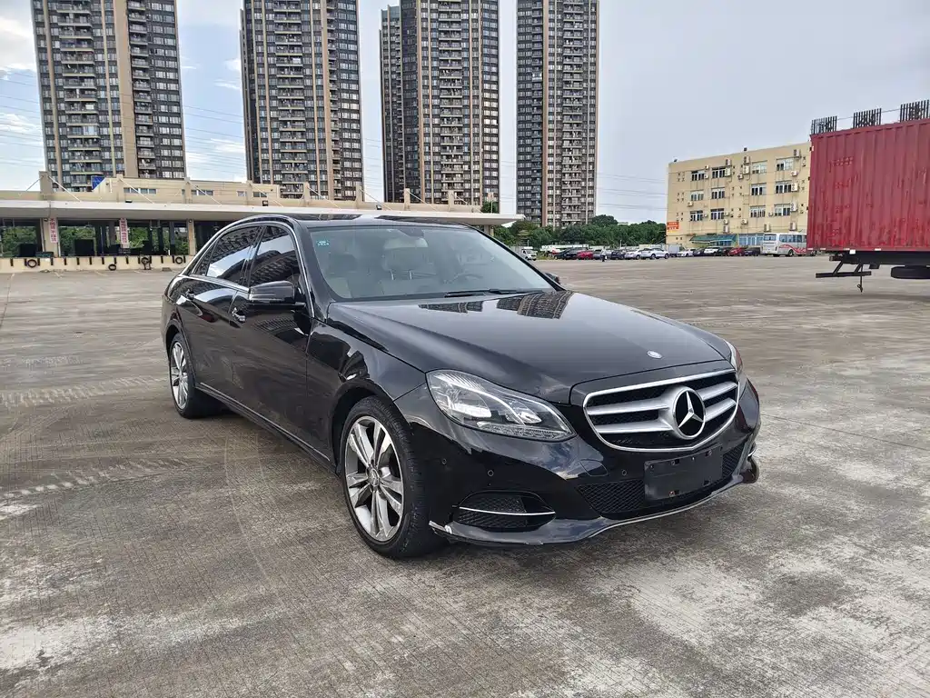 Mercedes-Benz E-Class — миниатюра 3