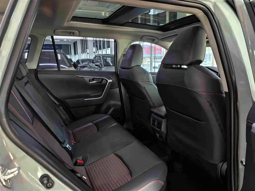 Toyota RAV4 Prime — миниатюра 14