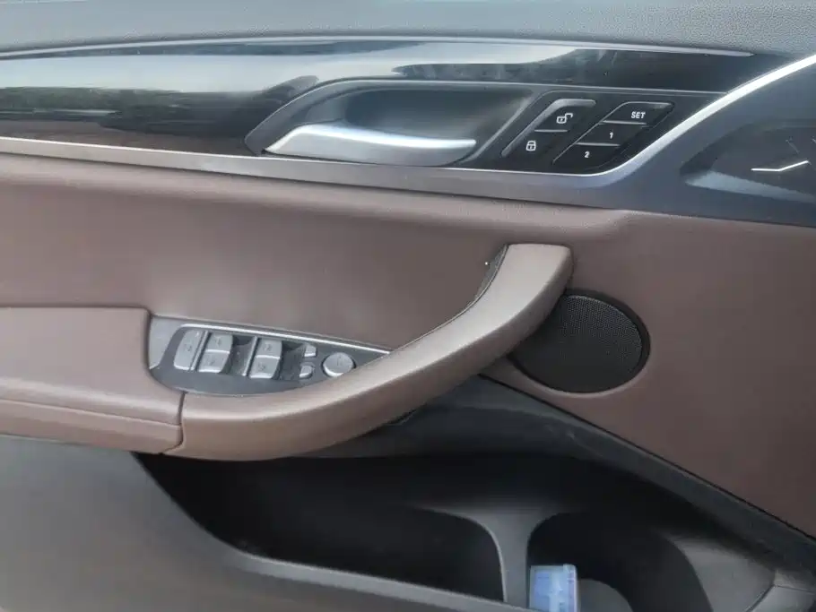 BMW iX3 — миниатюра 7