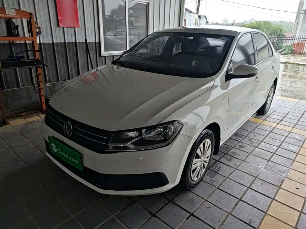 Volkswagen Santana — миниатюра 2