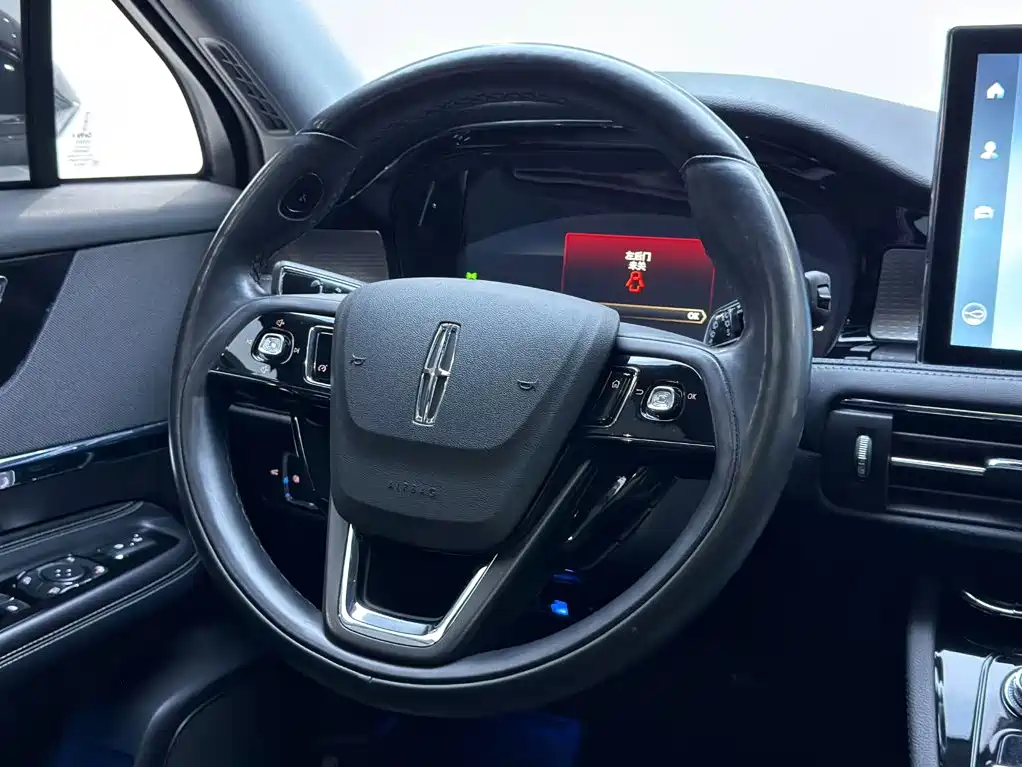 Lincoln Corsair — миниатюра 10