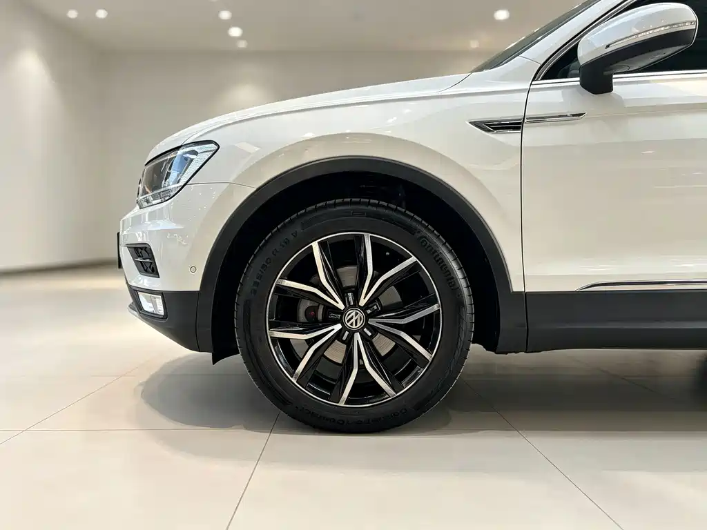 Volkswagen Tiguan L — миниатюра 12