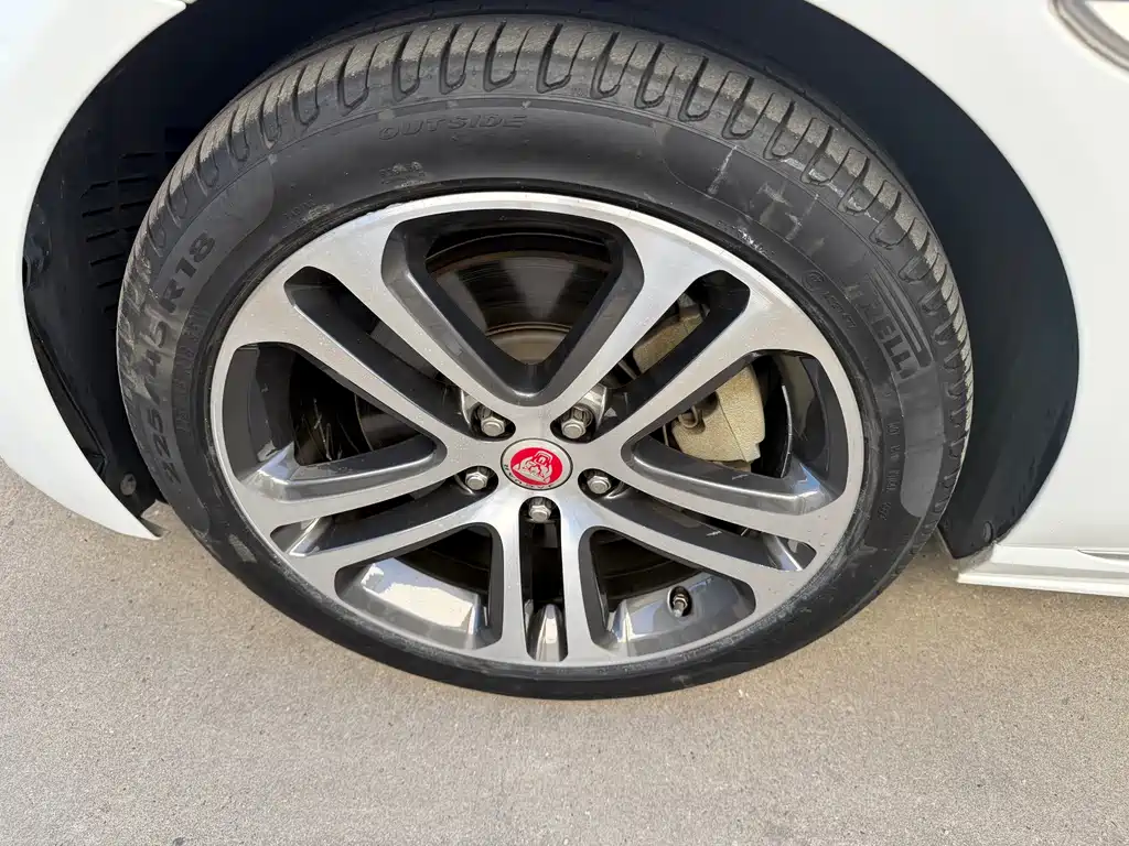 Jaguar XEL — миниатюра 5