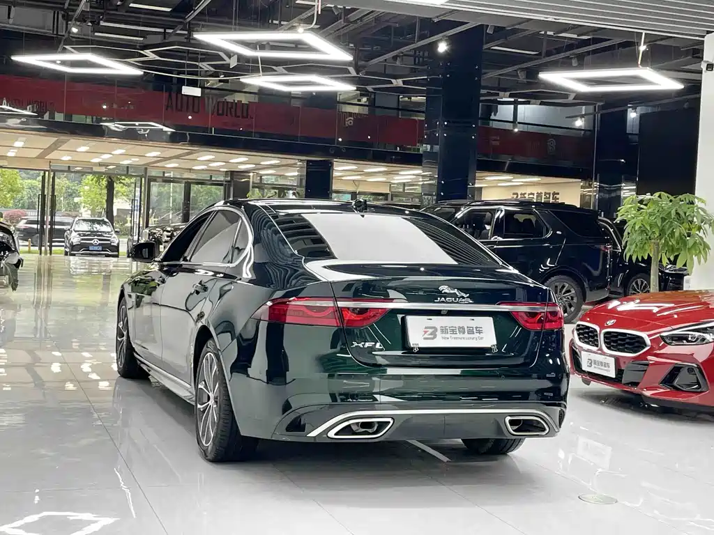 Jaguar XFL — миниатюра 11
