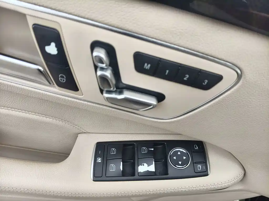 Mercedes-Benz E-Class — миниатюра 16