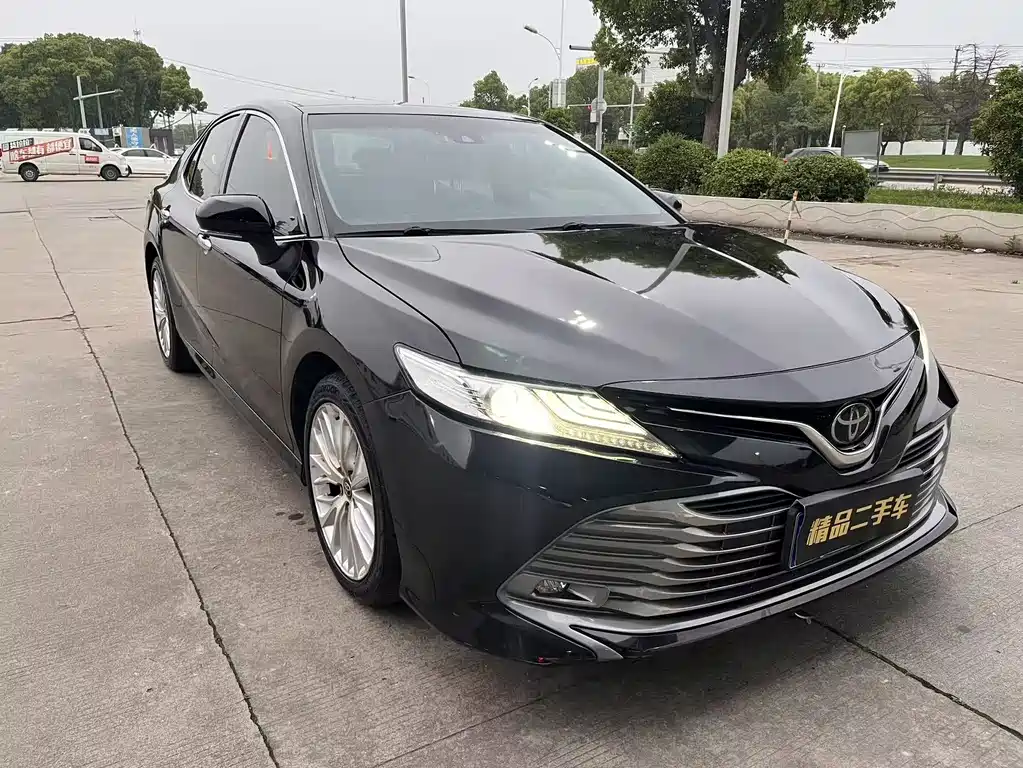 Toyota Camry 2019 2.5G Luxury V