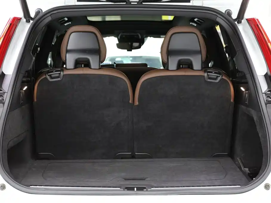 Volvo XC90 — миниатюра 26