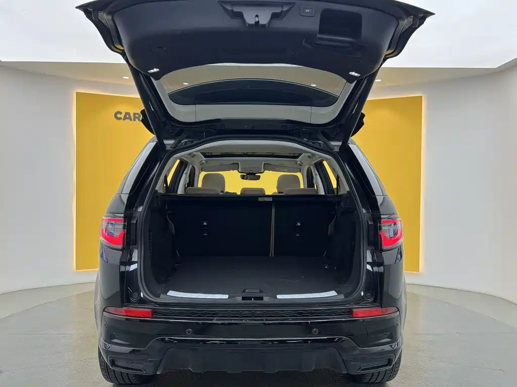 Land Rover Discovery Sport — миниатюра 10