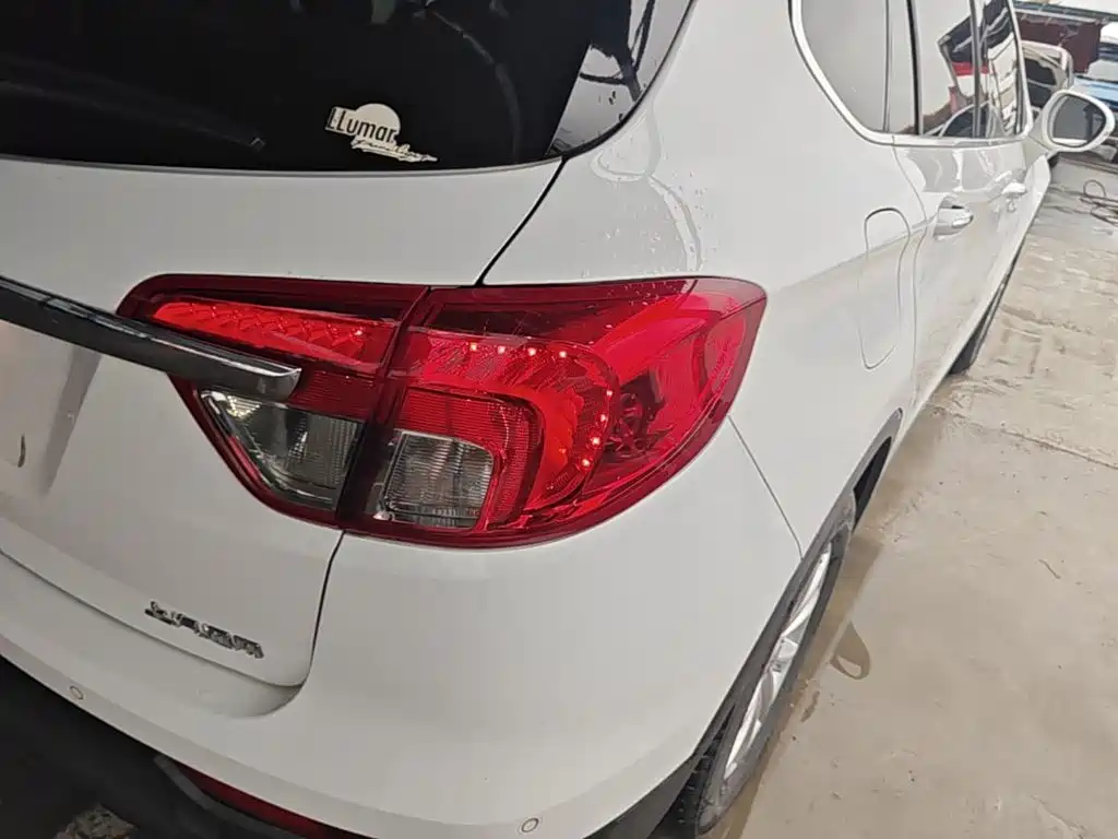 Buick Envision Plus — миниатюра 8