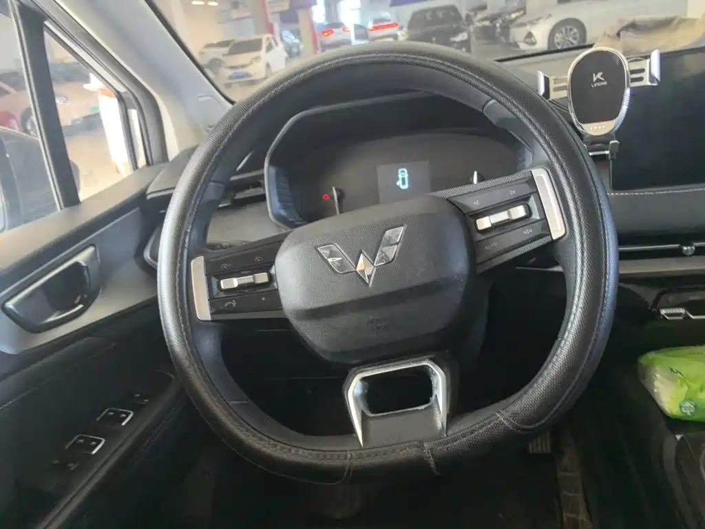 Wuling Jiachen — миниатюра 6