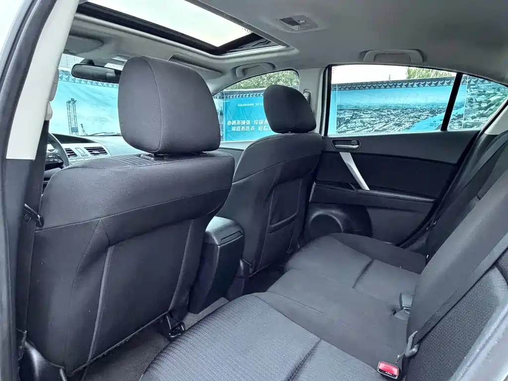 Mazda 3 Xingcheng — миниатюра 10
