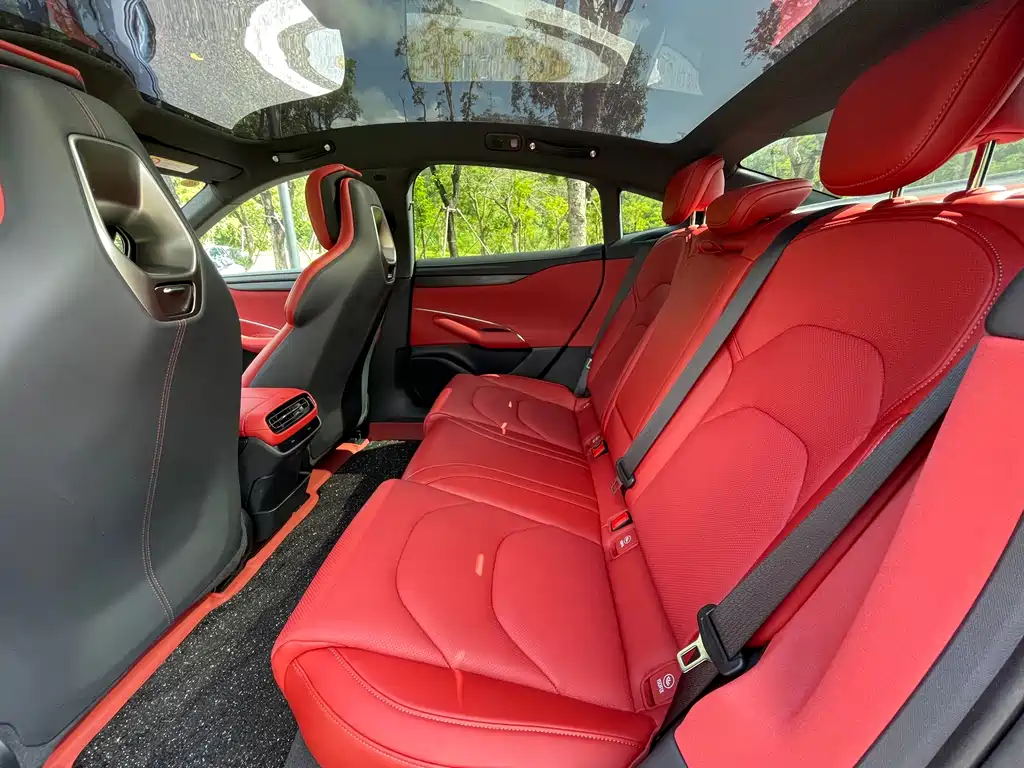 XIAOMI CAR XIAOMI SU7