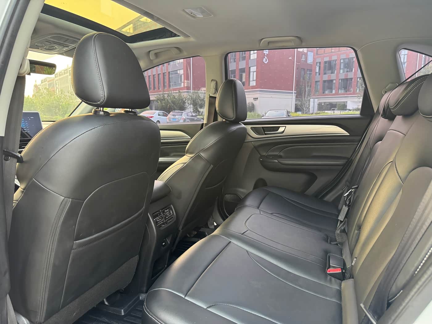 Haval Haval M6 1.5 л 2022 г. Белый, пробег 40000 км