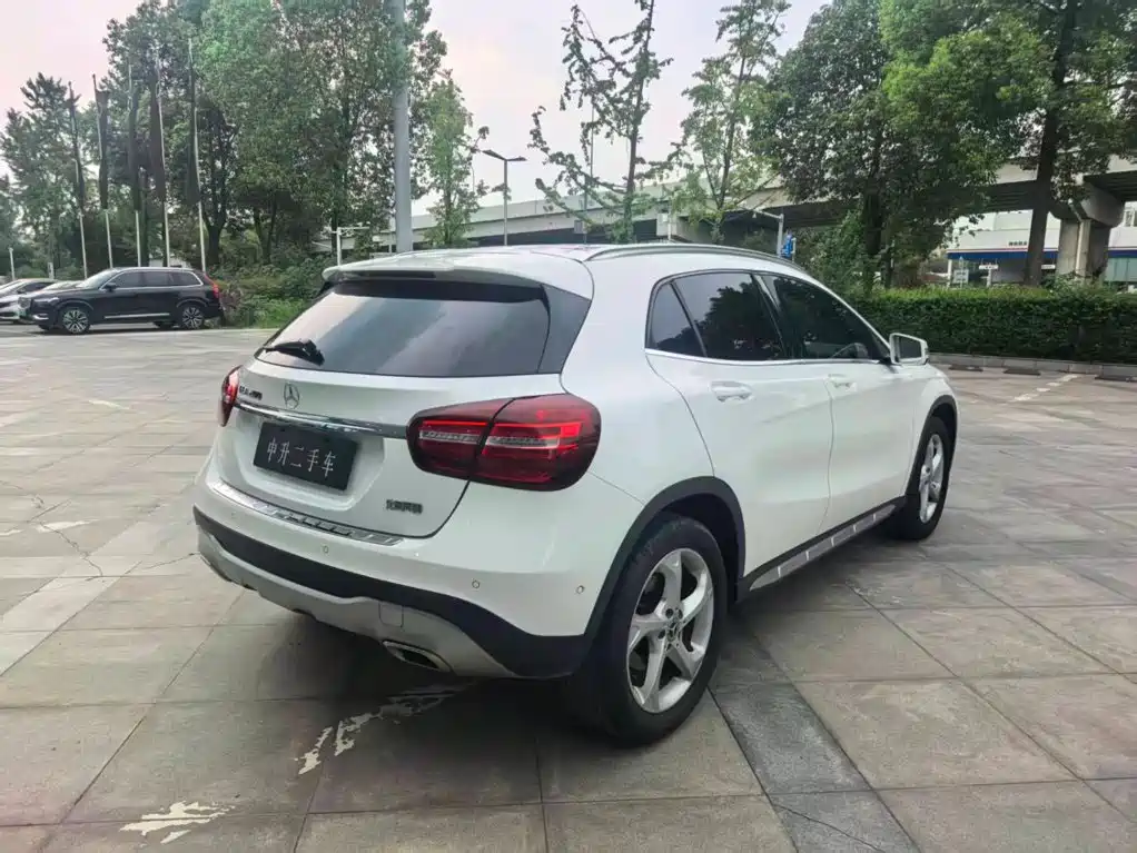 Mercedes-Benz GLA — миниатюра 6