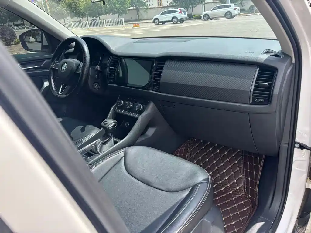 Skoda Kodiaq 2018 TSI330 5 мест Standard