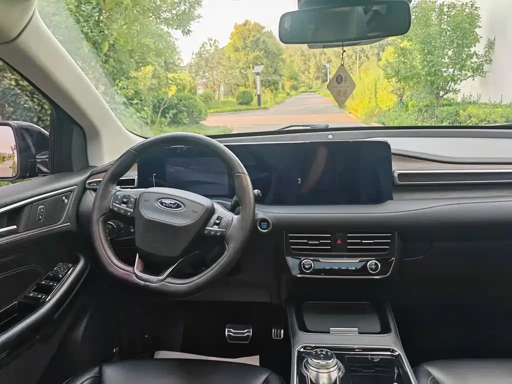 Ford Edge — миниатюра 17