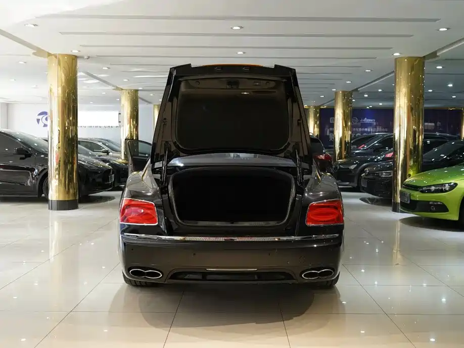 Bentley Flying Spur — миниатюра 7